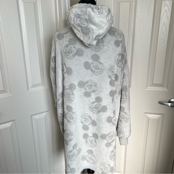 ❄️ New! Disney Mickey Mouse Wearable Blanket Hoodie w Pockets - One Size - Picture 6 of 9